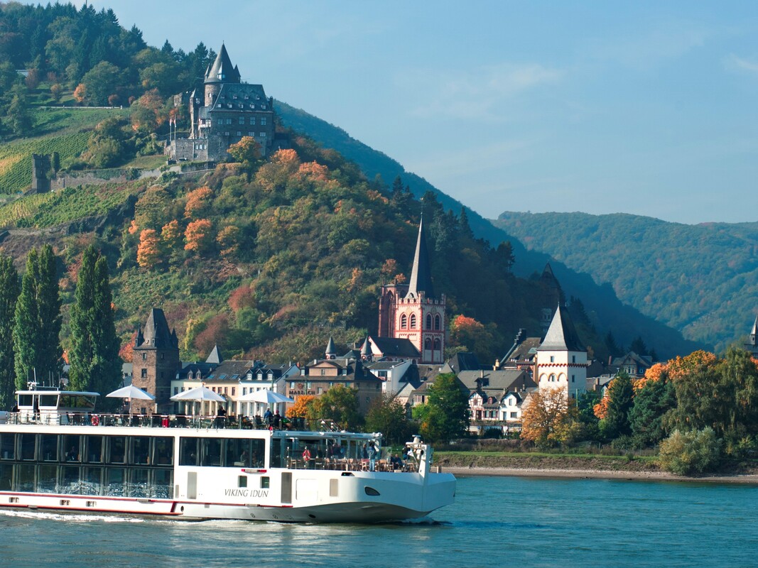 Viking Rhine River cruise cost includes castle tour